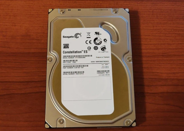 seagate-constellation-es-st31000524ns-big-0