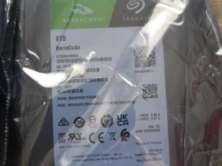8tb-seagate-barracuda-neotvorene-vo-folii
