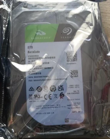 8tb-seagate-barracuda-neotvorene-vo-folii-big-0