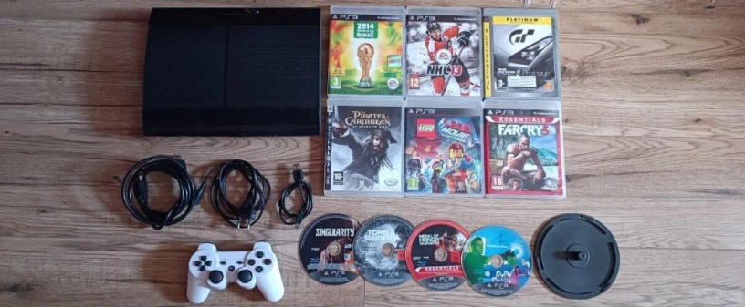 ps3-super-slim-s-hrami-big-0