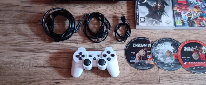 ps3-super-slim-s-hrami-big-3