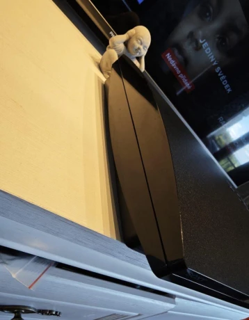 sony-playstation-3-slim-cech-2504b-top-stav-big-3