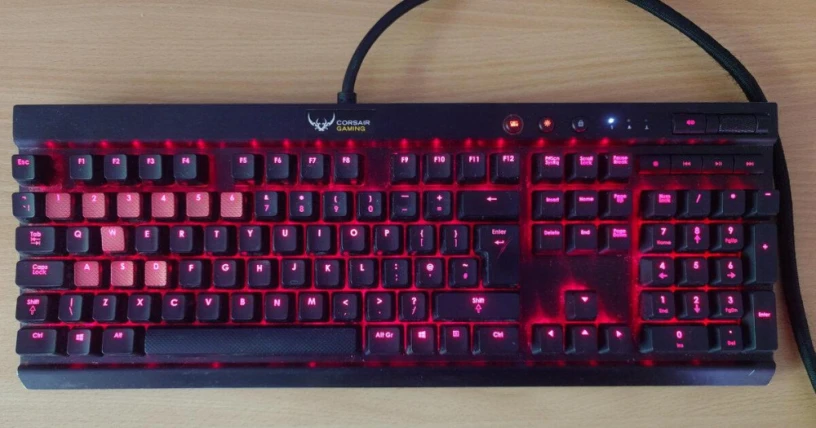 predam-corsair-gaming-k70-big-1