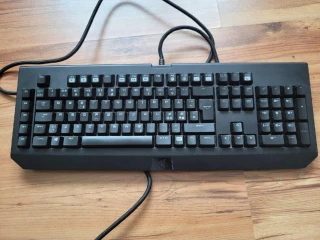 mechanicka-klavesnica-razer-blackwidow-chroma