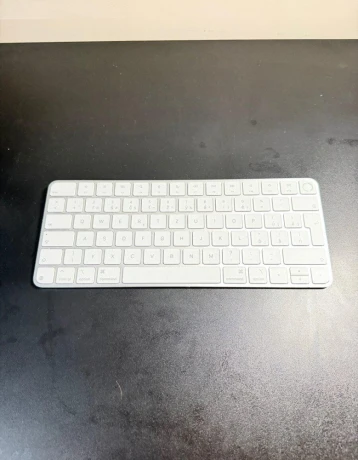 apple-magic-keyboard-s-touch-id-big-1