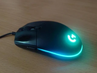 predam-logitech-g203-lightsync