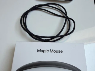 apple-magic-mouse-black-top-stav