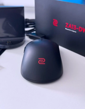 zowie-by-benq-za13-dw-blackv-zaruke-big-4