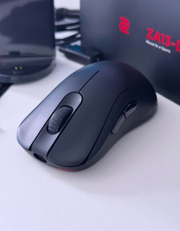 zowie-by-benq-za13-dw-blackv-zaruke-big-1