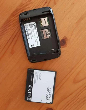 alcatel-mw40v-4g-lte-wifi-hotspot-modem-big-1