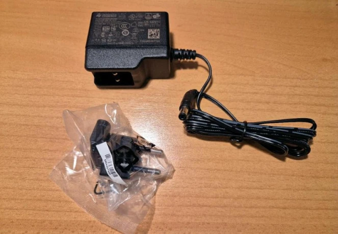 elektricke-adaptery-12v-15a-18w-big-2
