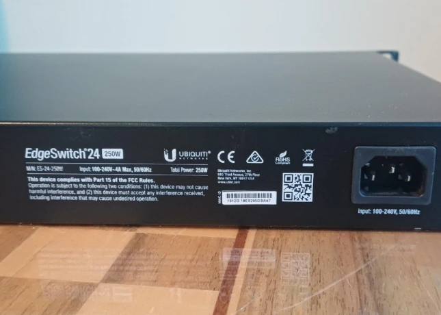 24-portovy-gigabitovy-switch-ubiquiti-edgeswitch-24-250w-big-4
