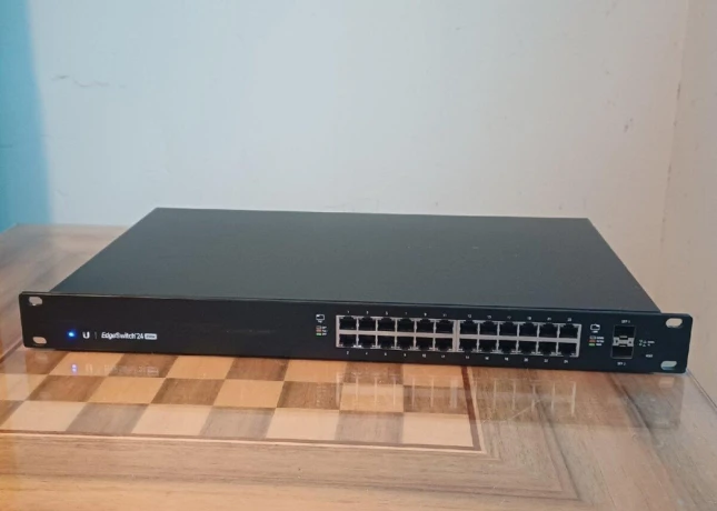 24-portovy-gigabitovy-switch-ubiquiti-edgeswitch-24-250w-big-0
