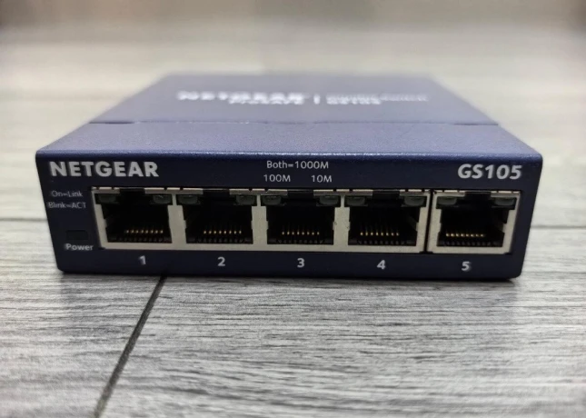 netgear-gs105-prosafe-v5-big-2