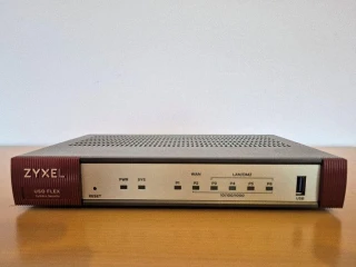 routerfirewall-zyxel-usg-flex-100-verzia-s-sfp-a-aj-bez