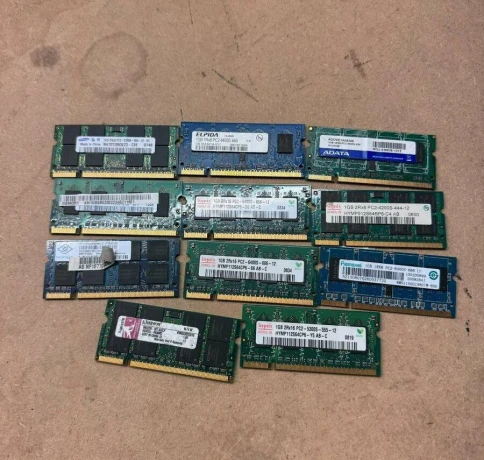 predam-ram-pamate-do-notebookov-sodimm-ddr2-s-kapacitou-1gb-big-1