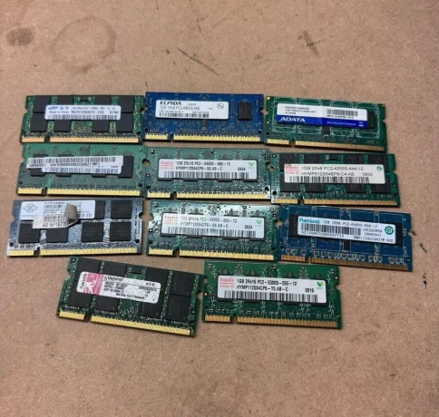 predam-ram-pamate-do-notebookov-sodimm-ddr2-s-kapacitou-1gb-big-2