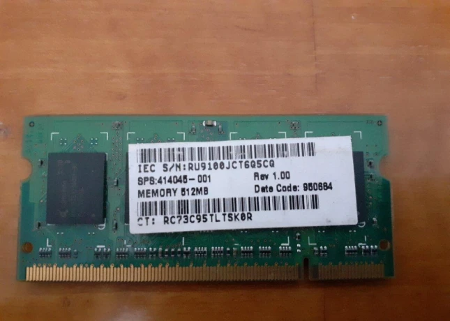 sodimm-512mb-big-1