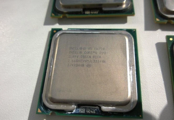 procesory-intel-celeron-d-pentium-core-2-duo-amd-big-3