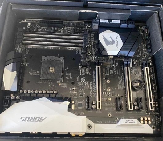 aorus-ax370-gaming-5-big-0