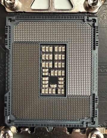 asus-rog-strix-z890-e-big-3