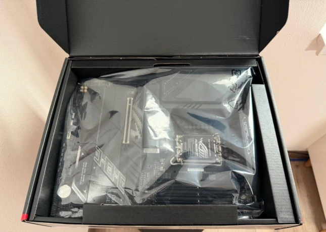 asus-rog-strix-z890-e-big-4