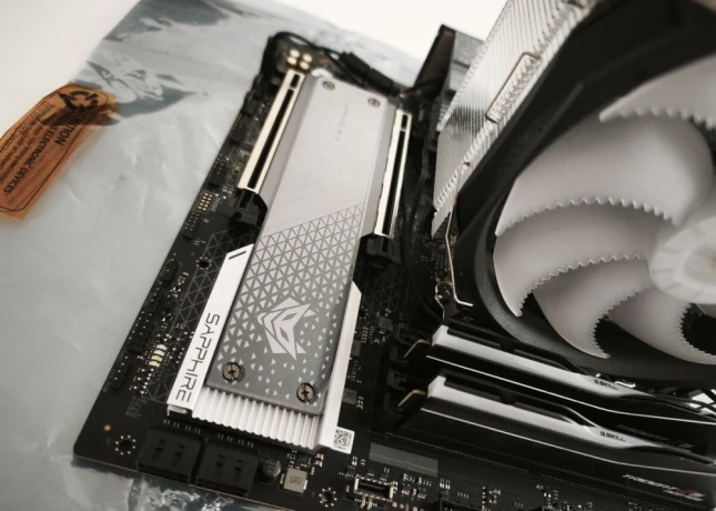 amd-ryzen-7-7800x3d-b850-32gb-ddr5-ssd-1tb-wifibt-w11-big-3