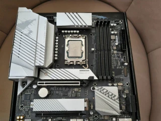 zakladna-doska-gigabyte-b760-aorus-elite-ax-i5-14500
