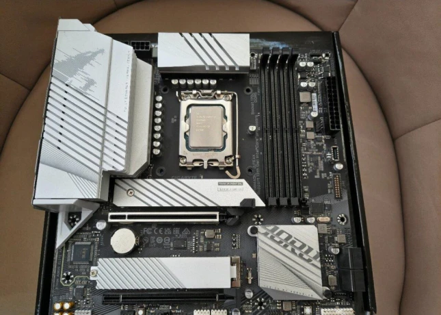 zakladna-doska-gigabyte-b760-aorus-elite-ax-i5-14500-big-0
