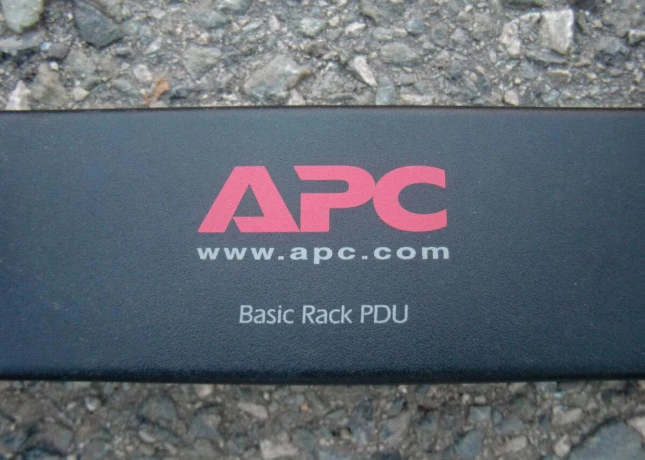 predam-napajaciu-listu-apc-basic-rack-pdu-big-3