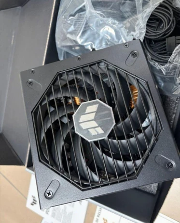 pc-zdroj-asus-tuf-gaming-1000w-big-4