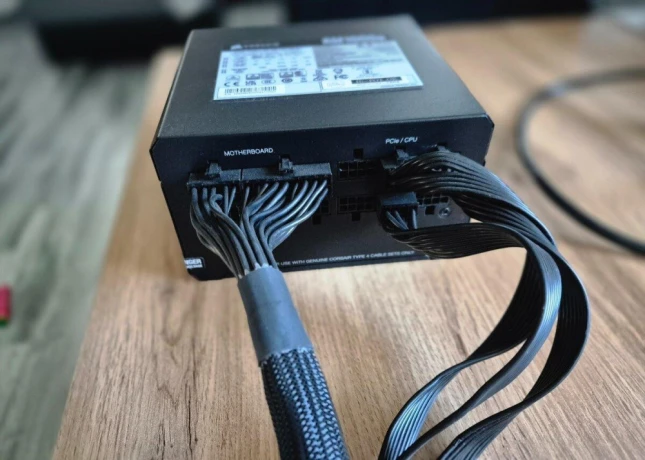 predam-psu-corsair-rm1000e-big-1
