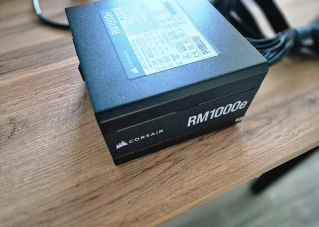 predam-psu-corsair-rm1000e-big-0