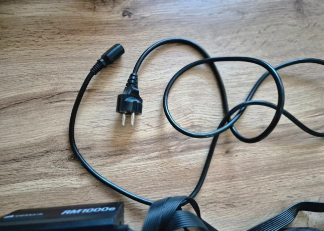 predam-psu-corsair-rm1000e-big-2