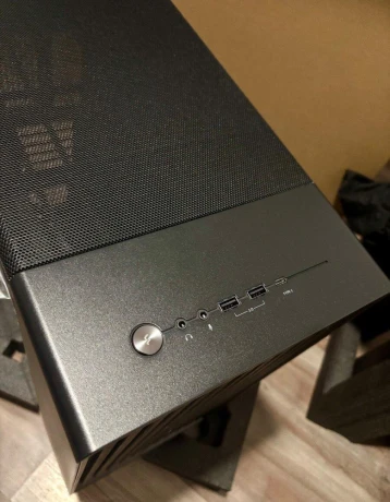 fractal-design-north-xl-momentum-big-1