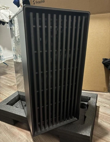 fractal-design-north-xl-momentum-big-0