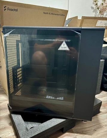 fractal-design-north-xl-momentum-big-2