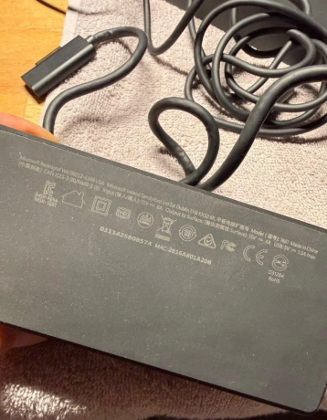 microsoft-surface-dock-big-4