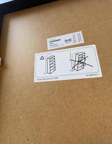 kniznica-ikea-lommarp-big-3