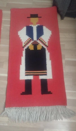 predam-stare-rucne-tkane-koberce-big-4