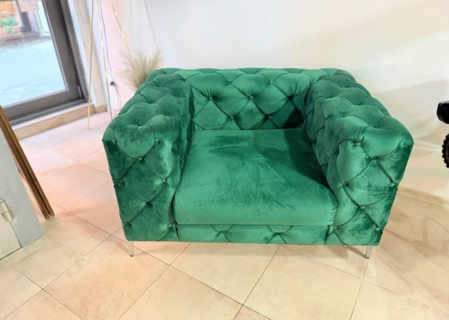 dizajnove-zelene-zamatove-kreslo-chesterfield-styl-big-1