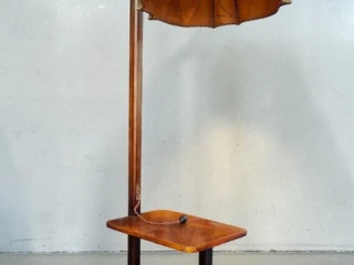 drevena-retro-lampa-so-stolikom