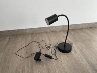 lacna-led-lampa-na-stol