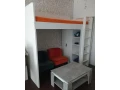 postel-ikea-smastad-s-uloznou-skrinkou-a-stolikom-small-3