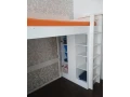 postel-ikea-smastad-s-uloznou-skrinkou-a-stolikom-small-1