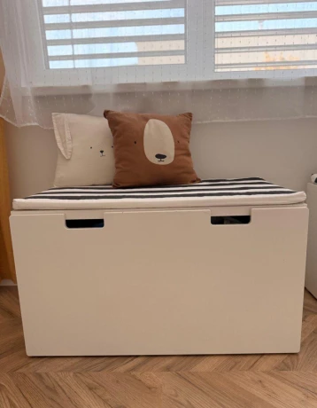 ikea-lavica-s-uloznym-priestorom-big-1