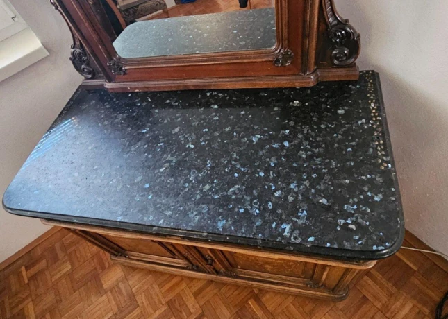 starozitna-komoda-so-zrkadlom-big-3