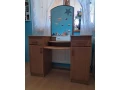 toaletny-stolik-so-zrkadlom-small-2