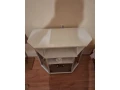 predam-stolik-s-polickami-a-skleneny-dvierkami-small-2