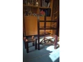 dreveny-stojan-so-sklenenymi-policami-prirucny-stolik-small-0
